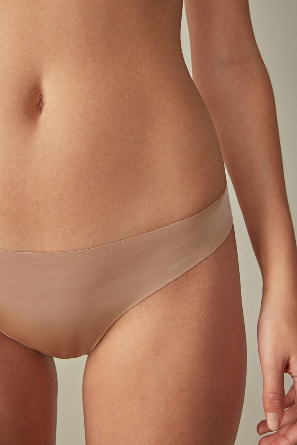 Intimissimi Brazilian Panties in Seamless Ultra Light Microfiber Beige | 50731EABV