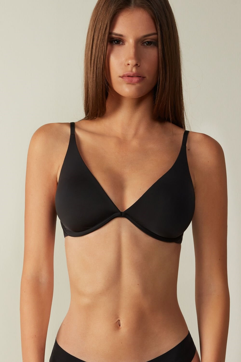 Intimissimi Giulia Balconette Bra in Ultralight Microfiber Zwart Zwart | 46538BGHF