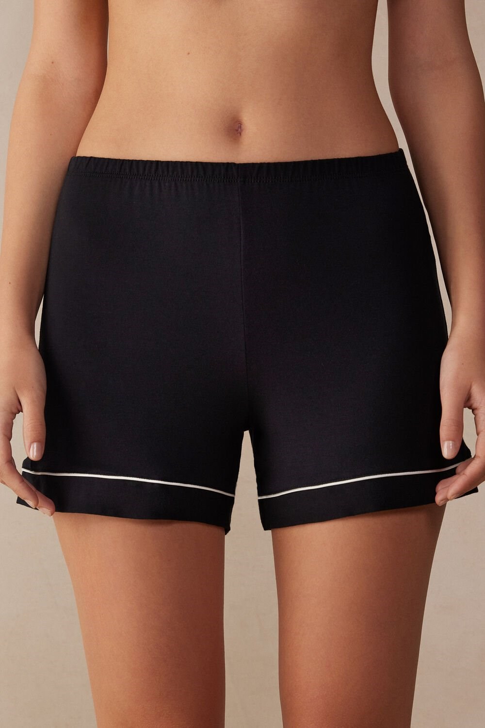 Intimissimi Modal Shorts with Contrast Trim Zwart Zwart | 08429PFRV