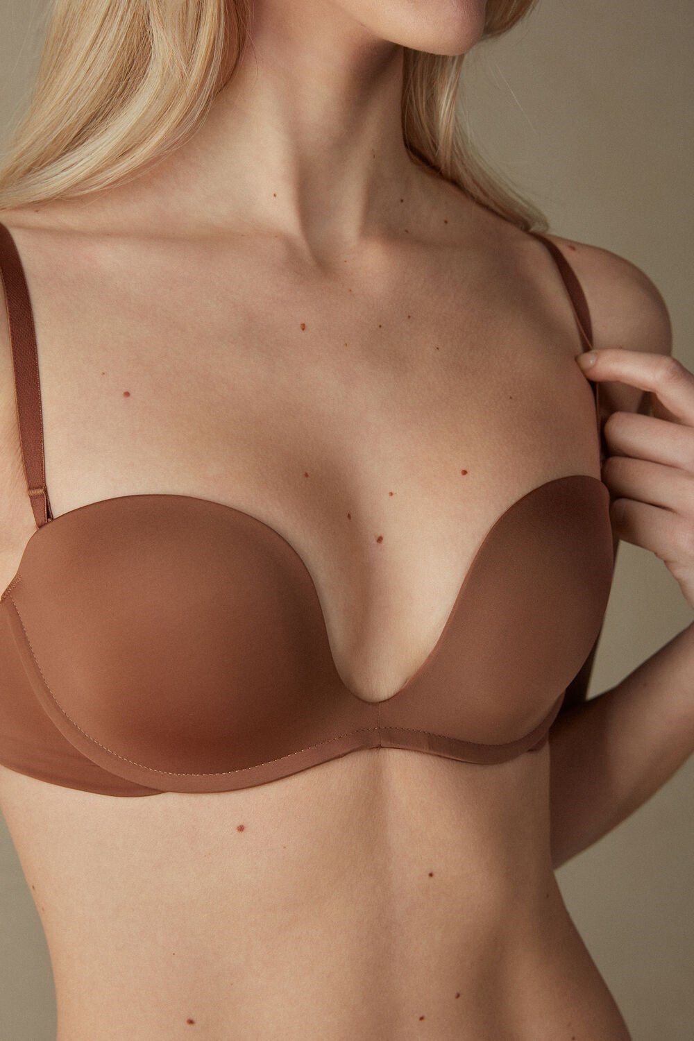 Intimissimi Monica Bandeau Bra in Ultralight Microfiber Donkerbeige | 48731JGMB