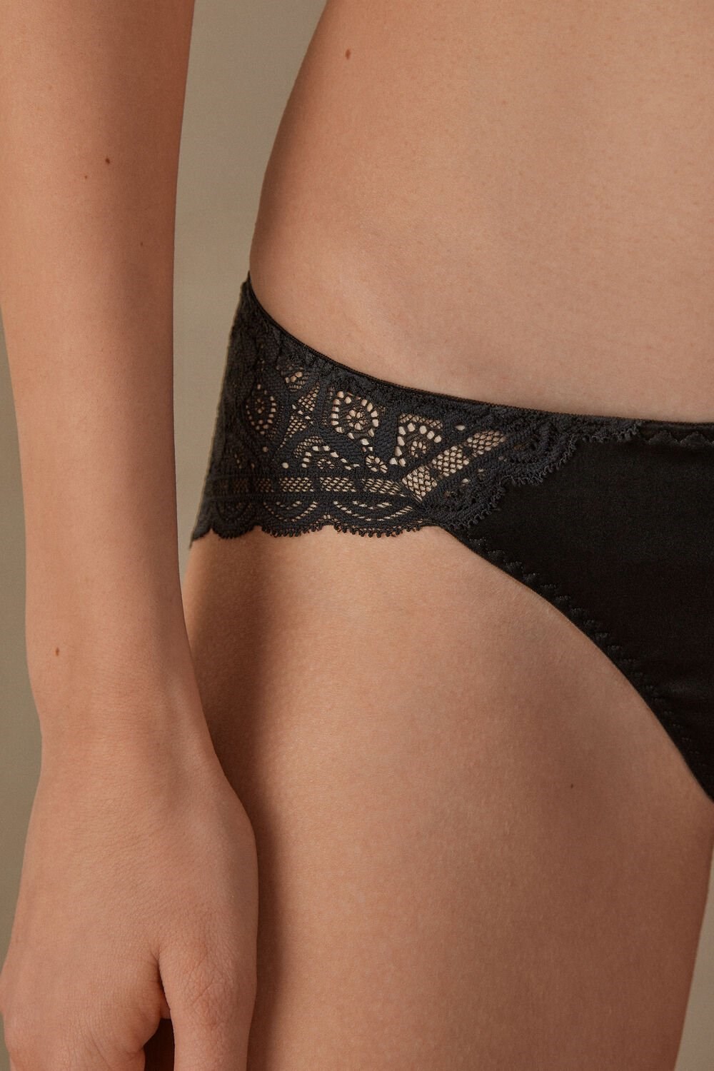 Intimissimi Silk and Kanten Briefs Zwart Zwart | 56873WINO