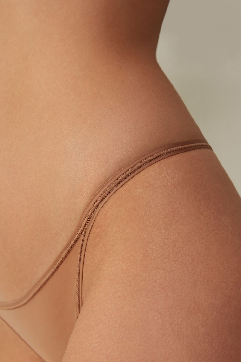 Intimissimi String with Ultralight Microfiber Straps Beige | 93762PZLQ